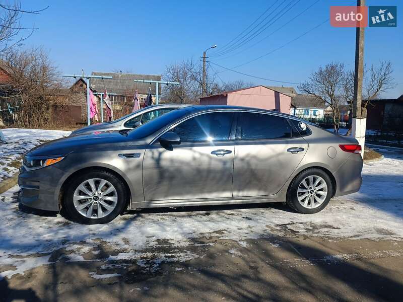 Седан Kia Optima 2016 в Полонному