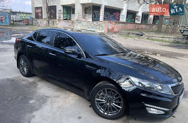 Седан Kia Optima 2011 в 
