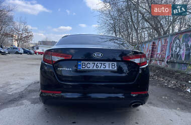 Седан Kia Optima 2011 в 