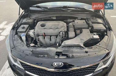 Седан Kia Optima 2017 в 