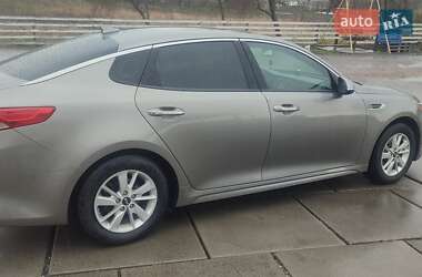 Седан Kia Optima 2016 в 