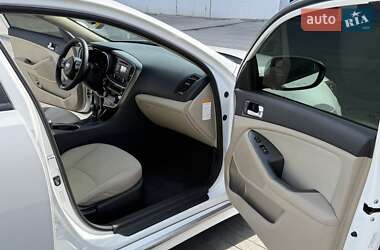 Седан Kia Optima 2015 в 