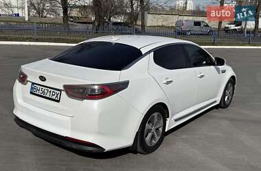 Седан Kia Optima 2015 в 