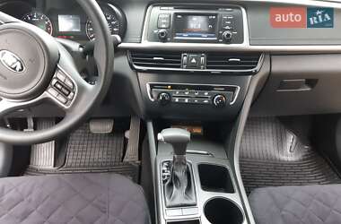 Седан Kia Optima 2016 в 