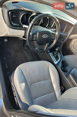 Седан Kia Optima 2012 в 