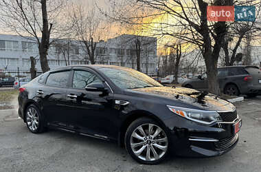 Седан Kia Optima 2017 в 