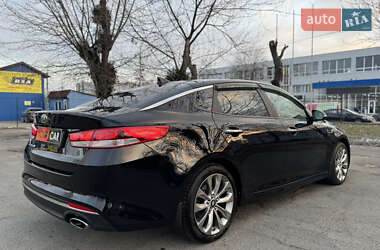 Седан Kia Optima 2017 в 