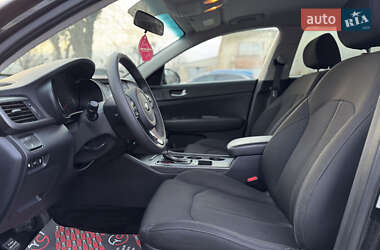 Седан Kia Optima 2017 в 