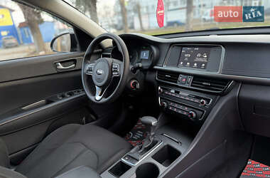 Седан Kia Optima 2017 в 