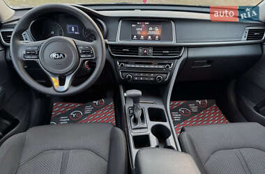 Седан Kia Optima 2017 в 
