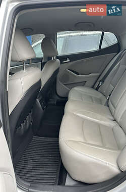 Седан Kia Optima 2013 в 