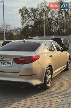 Седан Kia Optima 2014 в 