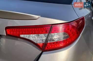 Седан Kia Optima 2011 в 