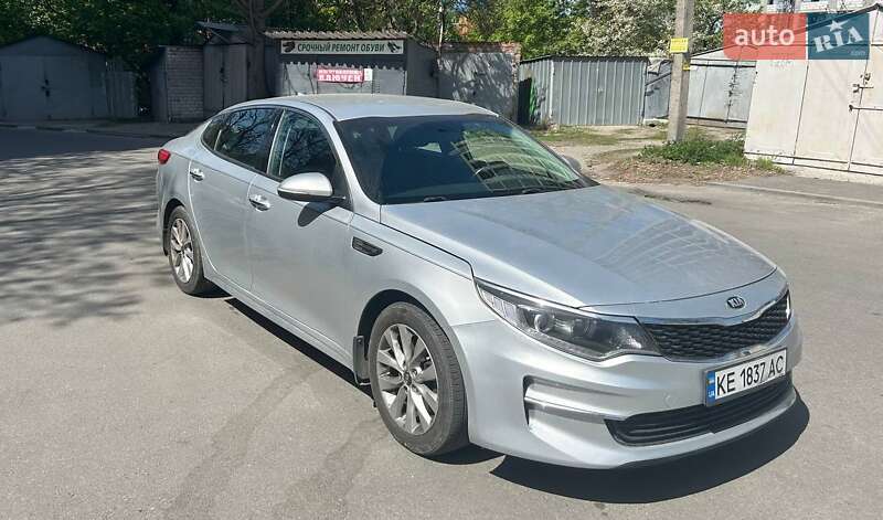 Седан Kia Optima 2016 в 
