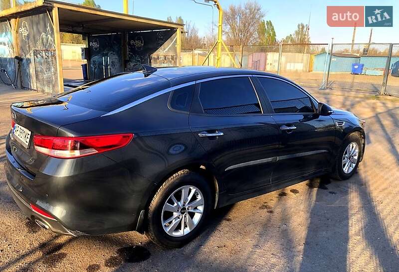 Седан Kia Optima 2016 в Запорожье