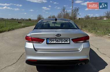Седан Kia Optima 2016 в 