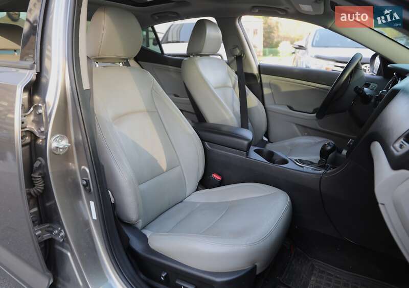 Седан Kia Optima 2012 в Харкові