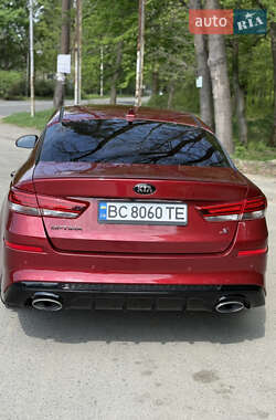 Седан Kia Optima 2018 в 