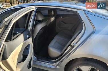 Седан Kia Optima 2012 в 