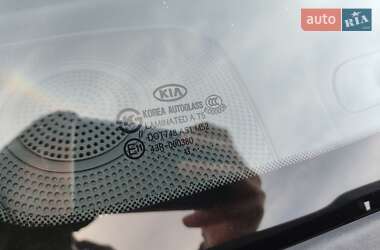Седан Kia Optima 2013 в 