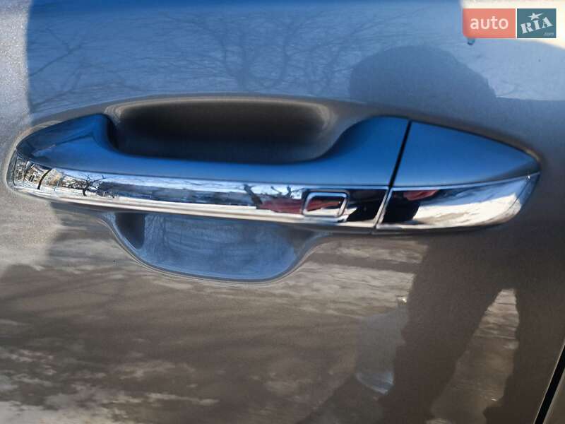 Седан Kia Optima 2016 в Полонному
