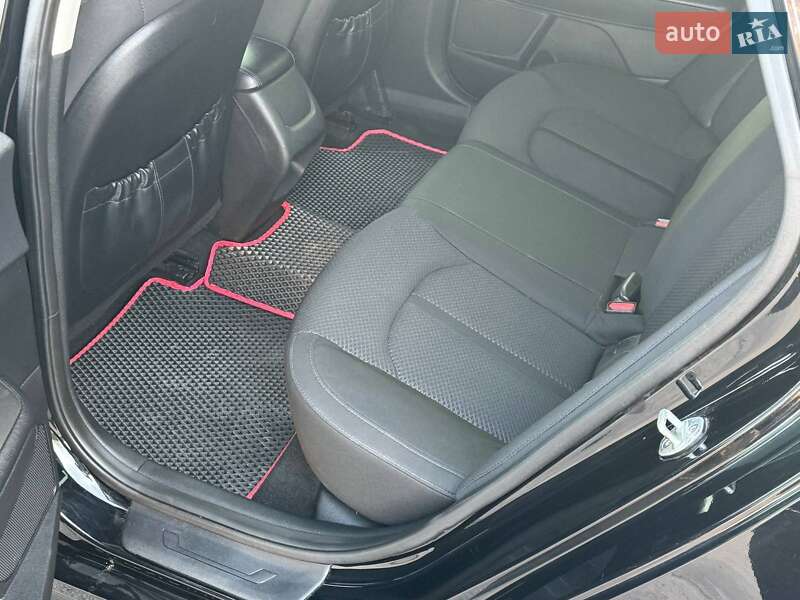 Седан Kia Optima 2016 в Черкасах