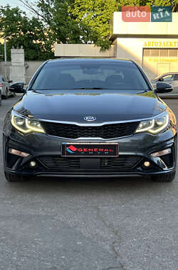 Седан Kia Optima 2018 в 