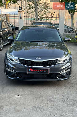 Седан Kia Optima 2018 в 