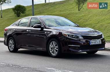 Седан Kia Optima 2016 в 