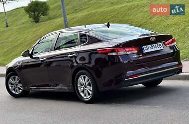 Седан Kia Optima 2016 в 