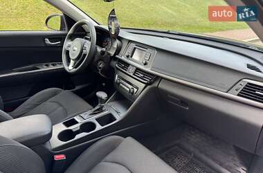 Седан Kia Optima 2016 в 