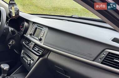 Седан Kia Optima 2016 в 