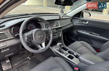 Седан Kia Optima 2016 в 