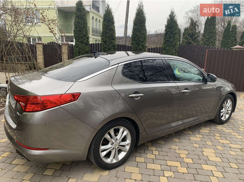 Седан Kia Optima 2012 в Хмельницькому