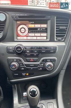Седан Kia Optima 2011 в 