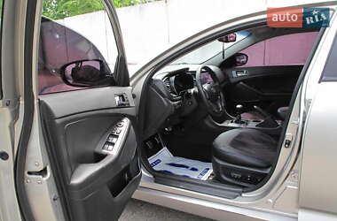 Седан Kia Optima 2012 в 