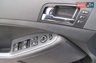 Седан Kia Optima 2012 в 