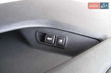 Седан Kia Optima 2012 в 