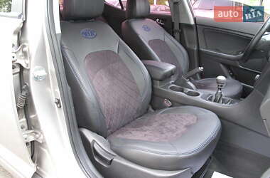 Седан Kia Optima 2012 в 