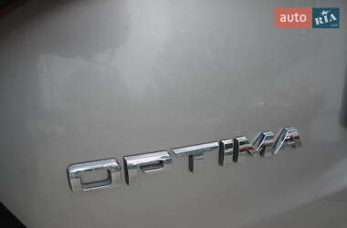 Седан Kia Optima 2012 в 