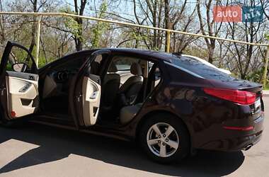 Седан Kia Optima 2014 в 