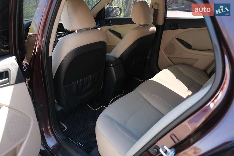 Седан Kia Optima 2014 в Одессе
