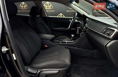 Седан Kia Optima 2018 в 