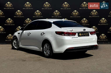 Седан Kia Optima 2016 в 