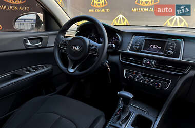 Седан Kia Optima 2016 в 