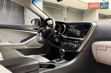 Седан Kia Optima 2014 в 