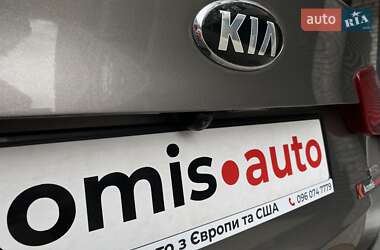 Седан Kia Optima 2014 в 