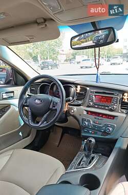 Седан Kia Optima 2012 в 