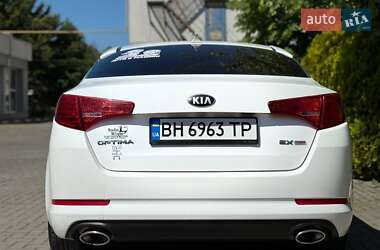 Седан Kia Optima 2012 в 