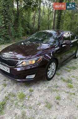 Седан Kia Optima 2015 в 